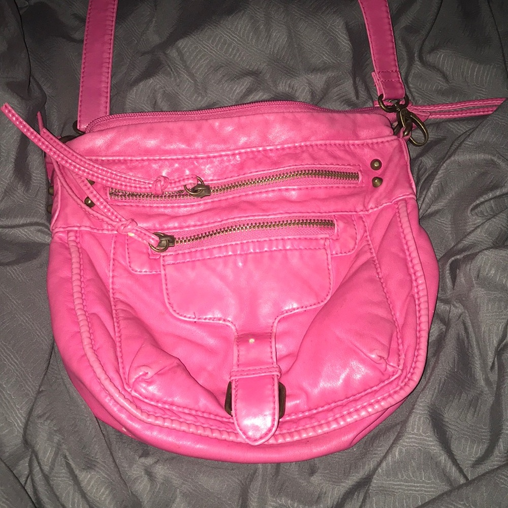 I am selling a shoulder bag